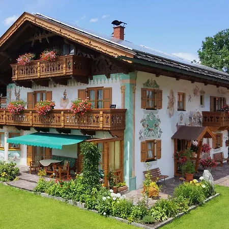 Feriendomizil St. Ulrich Апартаменты *